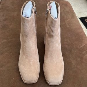 Dolce vita Booties Sz unknown measures 10 1/4” from toe to heel Tan Suede New